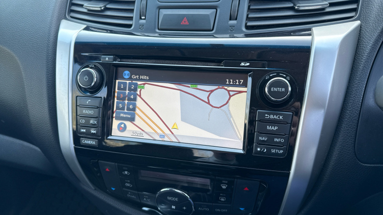 Nissan Navara Np300 Diesel Double Cab Pick Up N-Connecta 2.3dCi 190 4WD